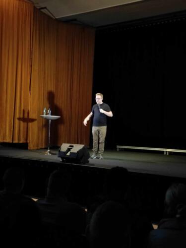 2stand-up-kaminski-2024