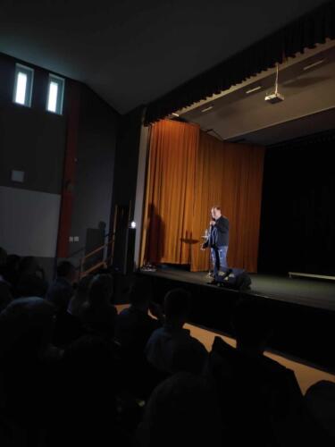 6stand-up-kaminski-2024