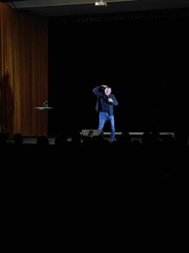 7stand-up-kaminski-2024